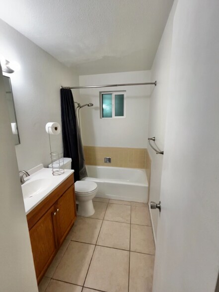 Building Photo - 7826 E Roosevelt St