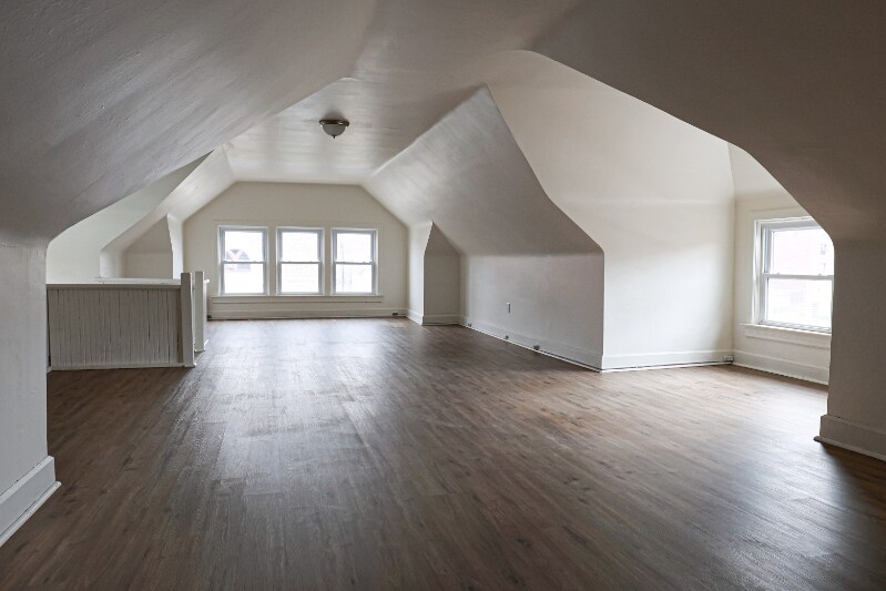 Building Photo - 1301 8th Ave