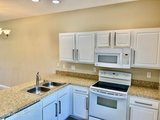 Building Photo - 486 Cabernet Pl