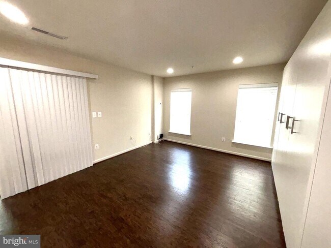 Building Photo - 22410 Glenbow Way