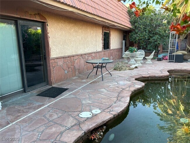 Building Photo - 3167 El Cedro Cir