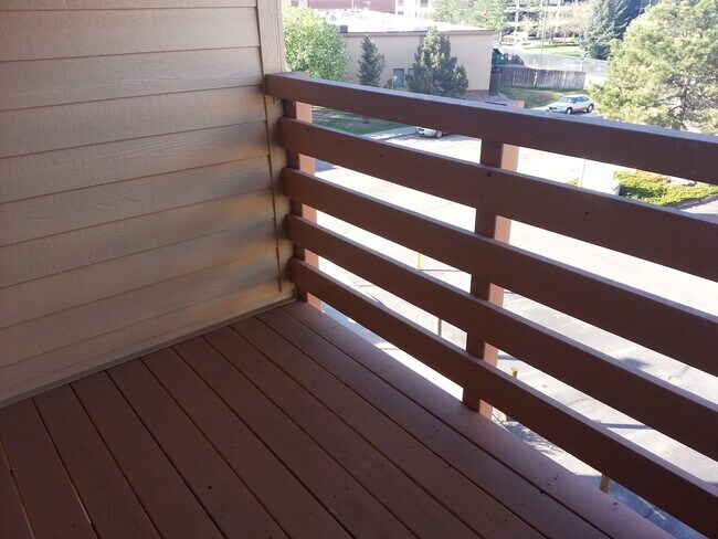 Building Photo - Mountain View 2 Bed 2 Bath 2 Balconies Top Floor Condo-Tons of Amenities