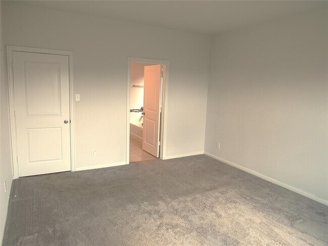 Building Photo - 14302 Beach Pine Trail