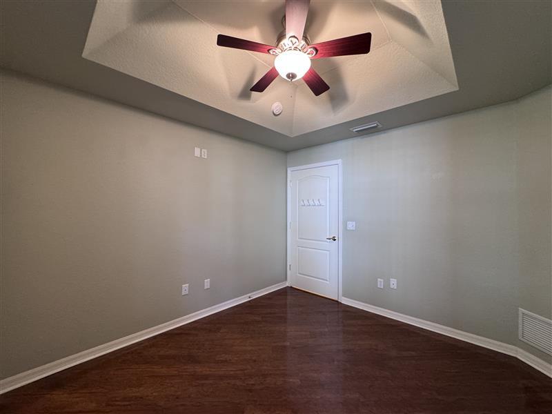Building Photo - 600 Mirabella Cir