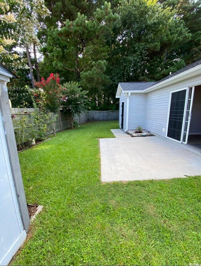 Building Photo - 3021 Sabal Ct