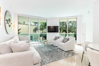 Building Photo - 347 N New River Dr E