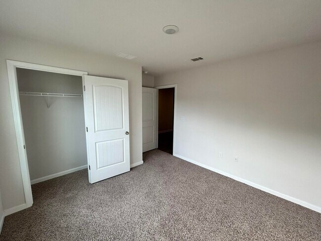 Building Photo - 3293 Chapelwood Dr