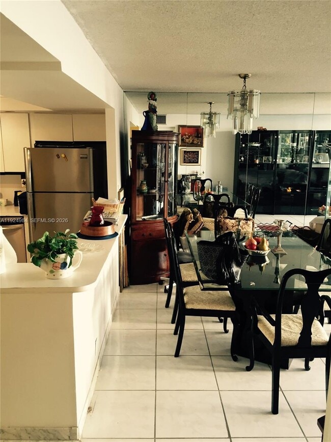 Building Photo - 1865 Brickell Ave