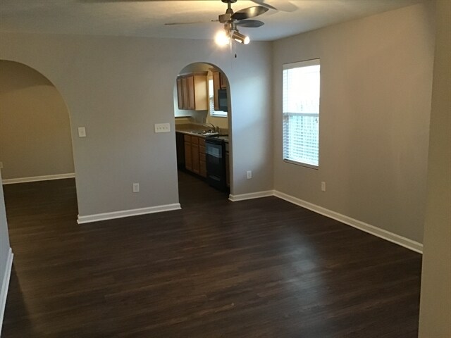 Building Photo - 784 Aerostar Court