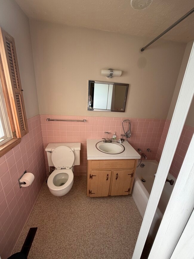 Building Photo - 1605 S 8th St