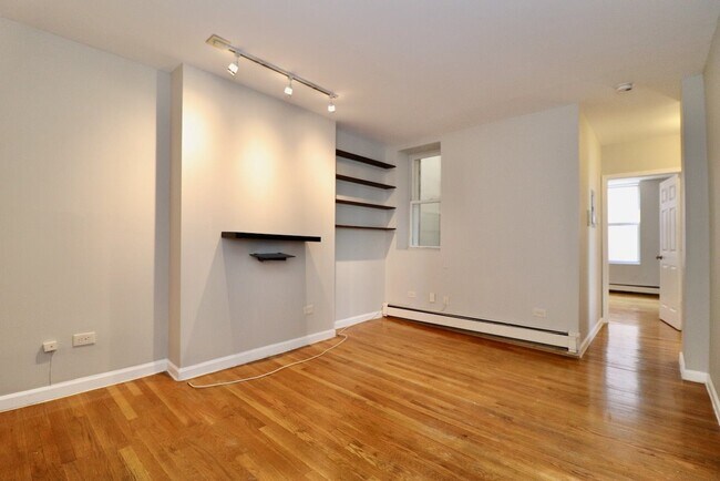 Building Photo - 415 1st St