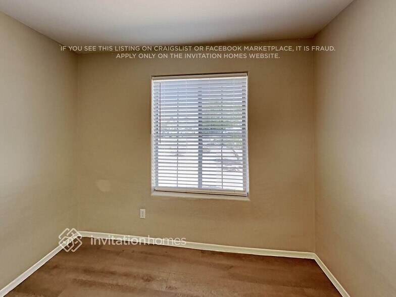 Building Photo - 11235 E Escondido Ave