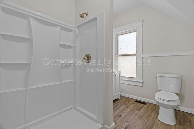 Building Photo - 6811 Etzel Ave