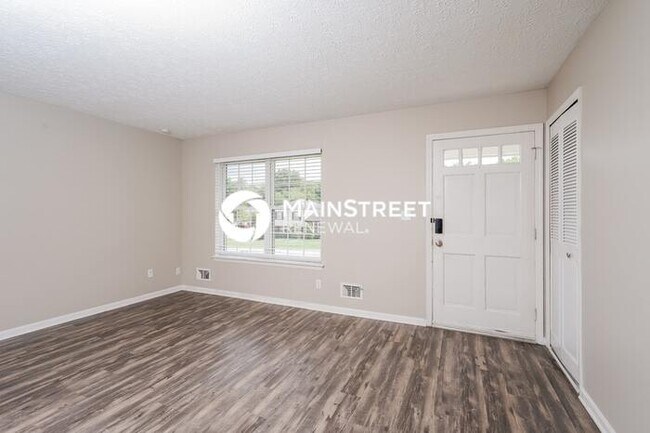 Building Photo - 3 Bedroom Pet-Friendly Home in Louisville,...