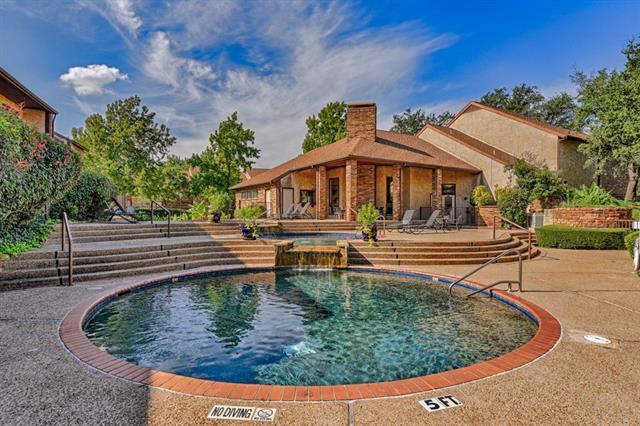 Building Photo - 1906 Emerald Pl