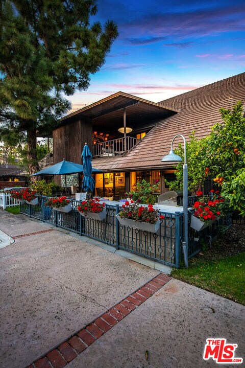 Building Photo - 4635 N Clybourn Ave