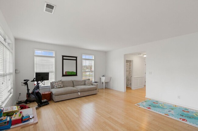 Building Photo - **COMING SOON**  WATER VIEW TOWNHOME IN MONROE POINT – COLONIAL BEACH, VA