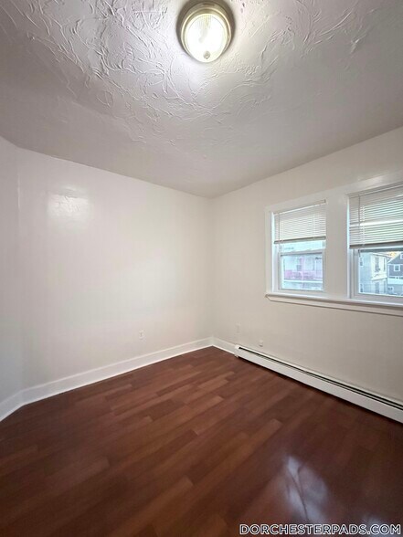 Building Photo - 66 Millet St