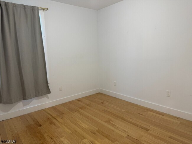 Building Photo - 492 S 20th St