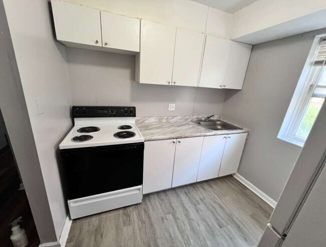 Building Photo - 13965 Superior Rd