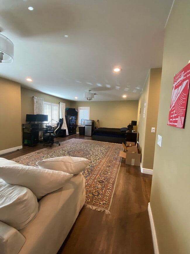 Building Photo - 14660 Meadowsweet Dr