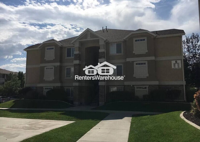 Building Photo - 1202 W 110 N