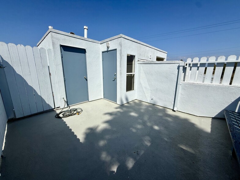 Building Photo - 1937 Euclid St