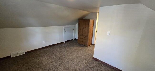 Building Photo - 4924 Hipp St