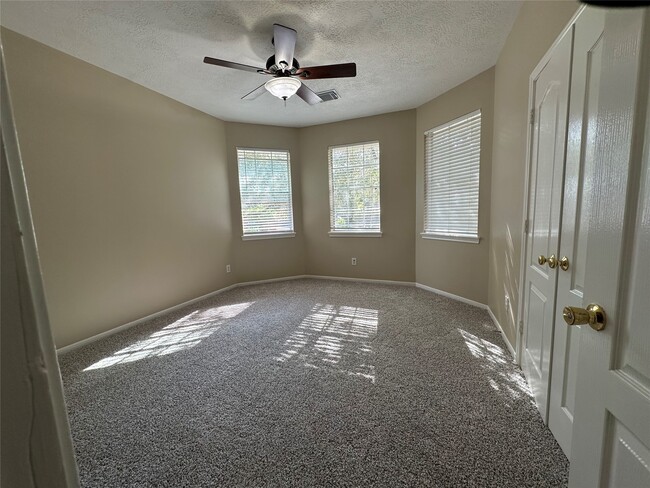 Building Photo - 4407 Magnolia Ln