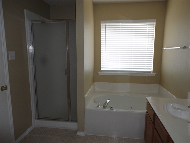 Building Photo - 7118 Compass Point Dr