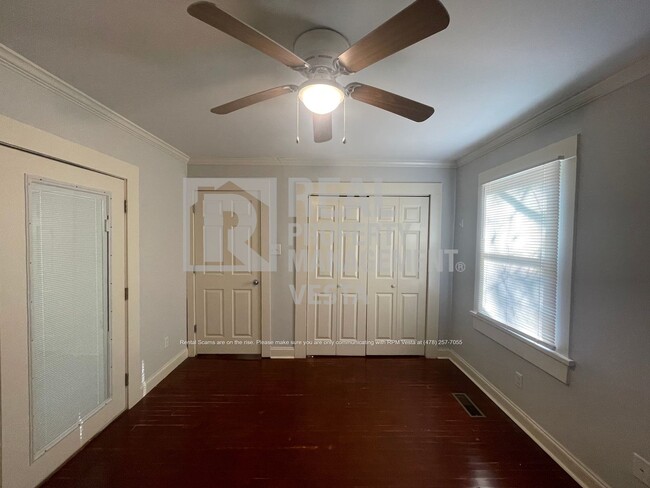 Building Photo - Beautiful Two Bedroom Home in Historic Bea...