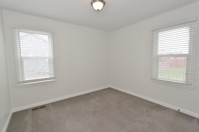 Building Photo - Charming Single-Level Home