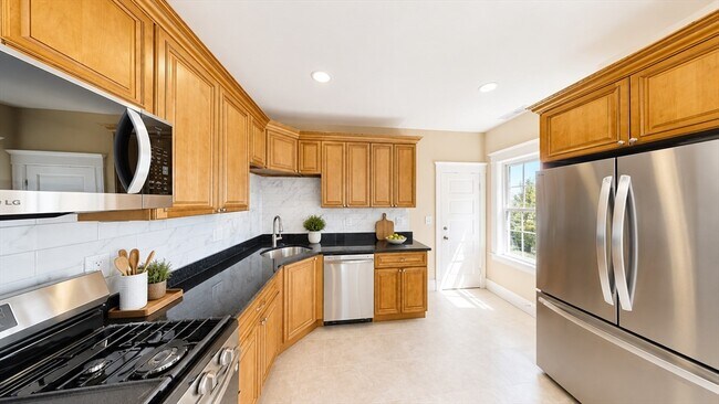 Building Photo - 27 Champney St