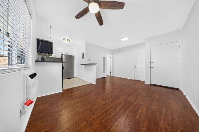 Interior Photo - 3708 Veteran Ave