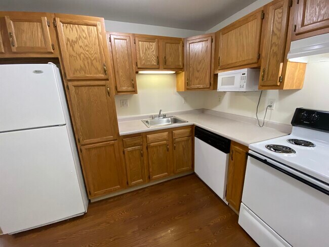 Building Photo - 3961 Brown Ave