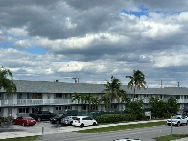 Building Photo - 2175 NE 56th St