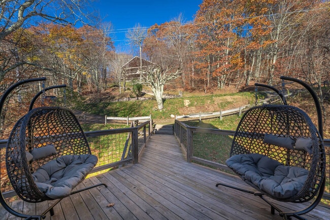 Building Photo - 585 Granny Lewis Ln