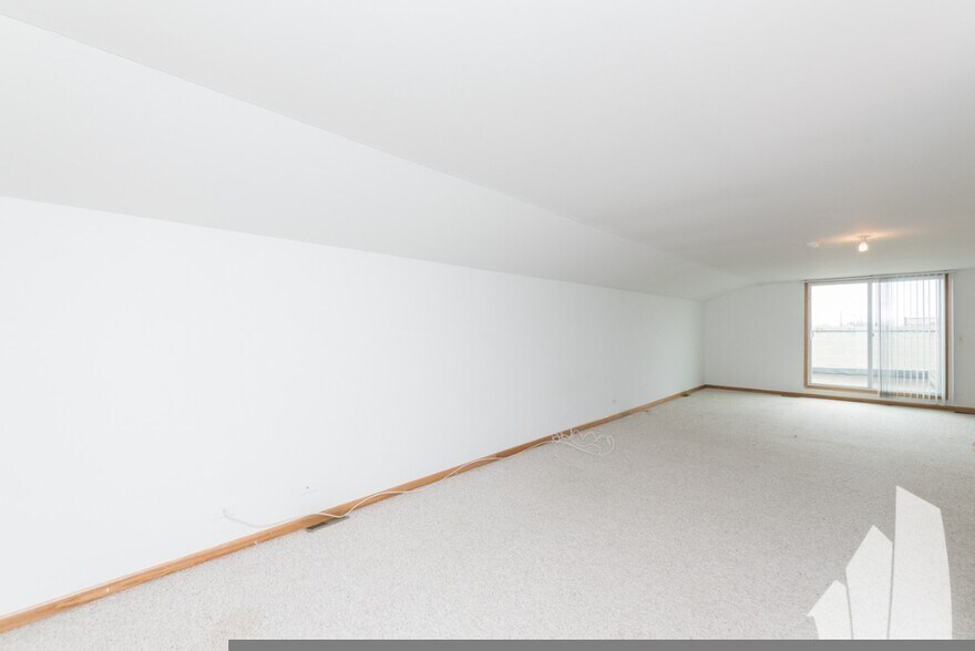 Building Photo - 2714 N Wayne Ave