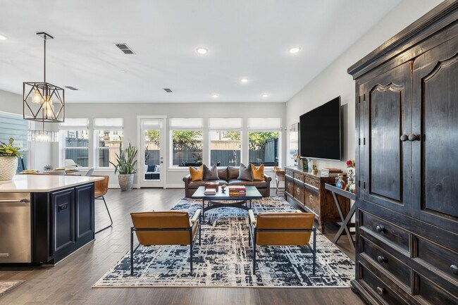 Building Photo - 1423 Biondo Way