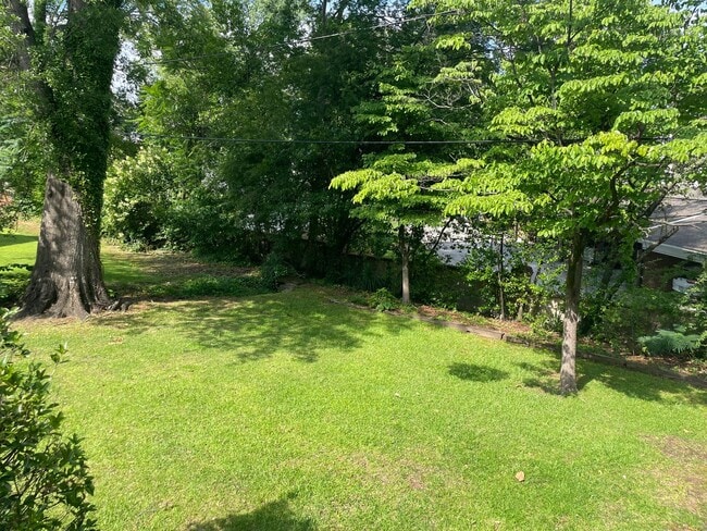 Building Photo - For Rent