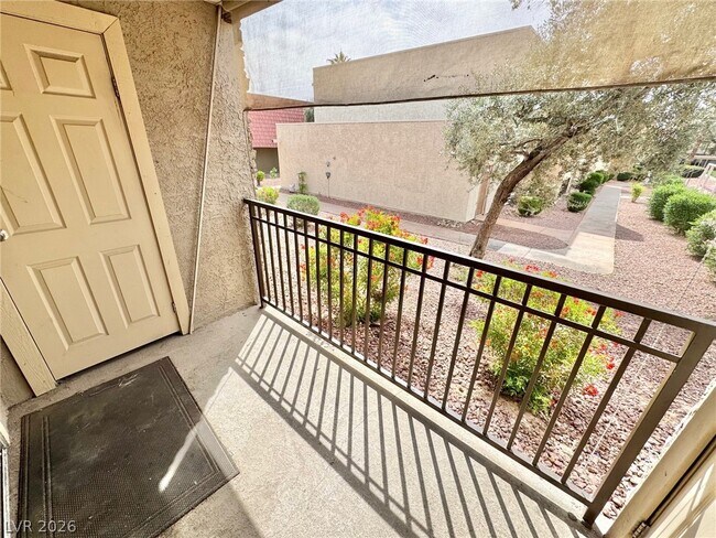 Building Photo - 5422 River Glen Dr