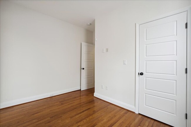 Building Photo - Pet Friendly Luxury DC TH - 3 bed +  3.5 B...