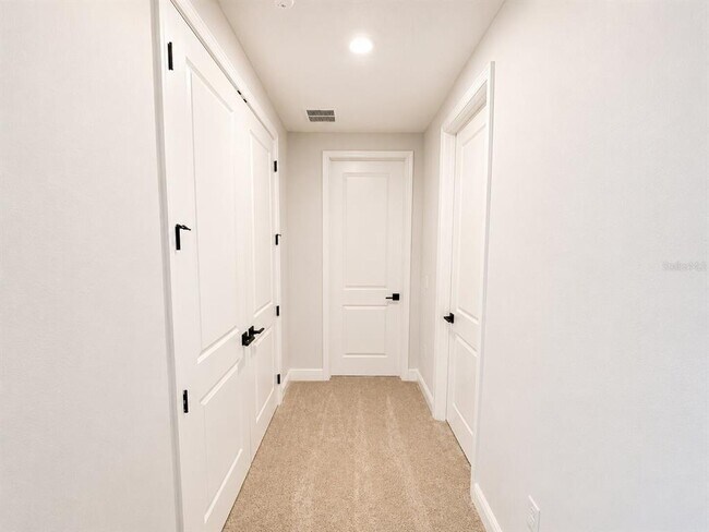 Building Photo - 13629 McMillan Dr