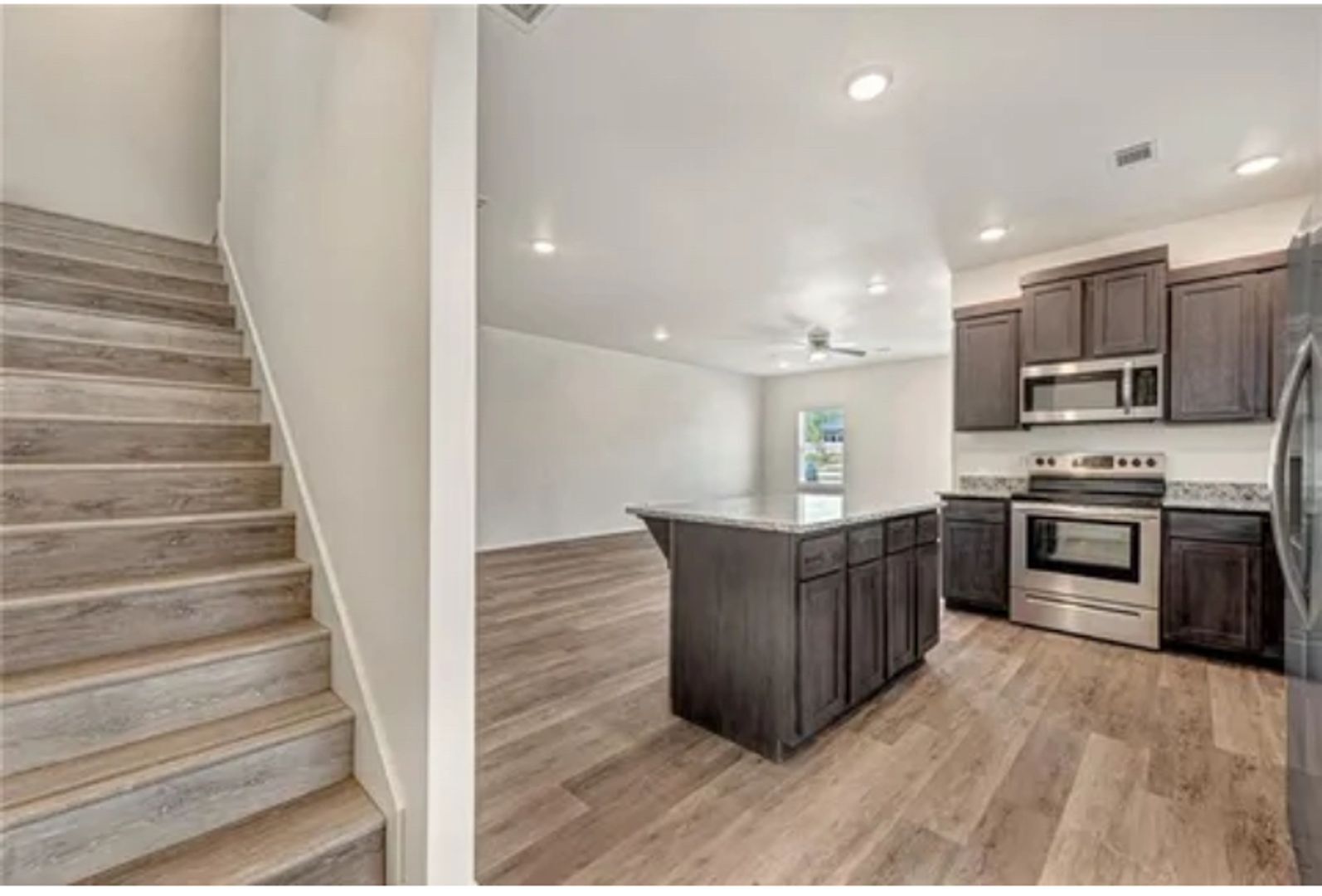 Building Photo - 877 S Rupple Rd