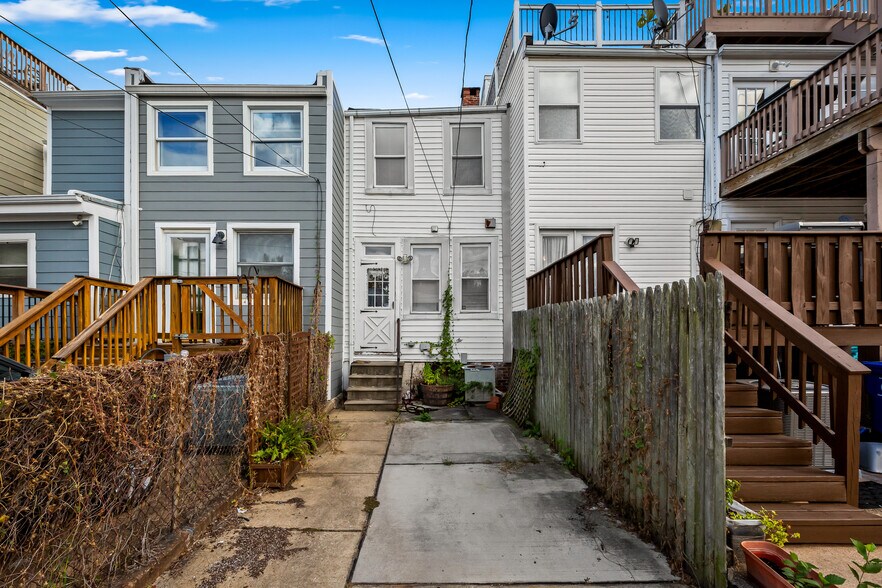 2 car tandem parking - 1432 Patapsco St