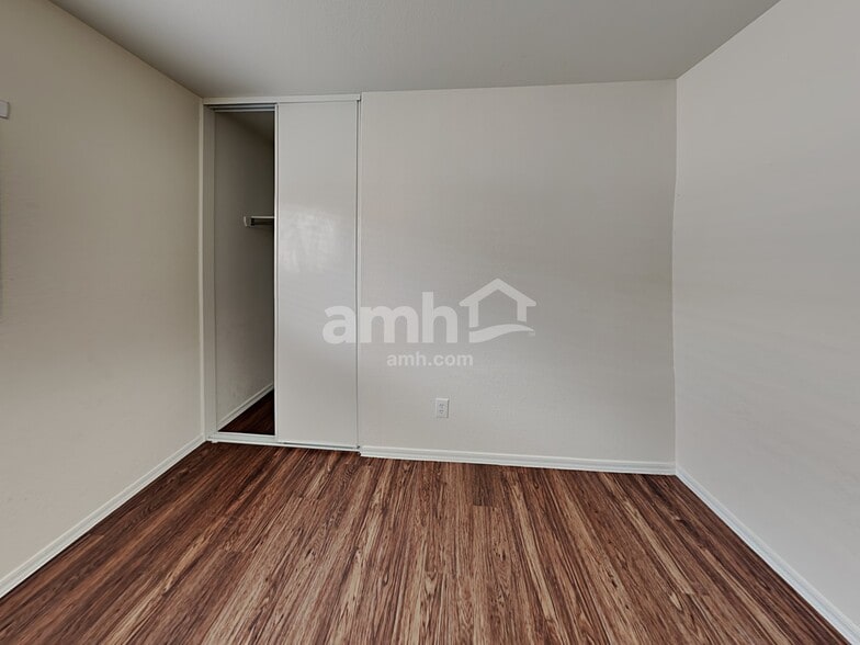 Building Photo - 6159 S Avenue De La Chandelle