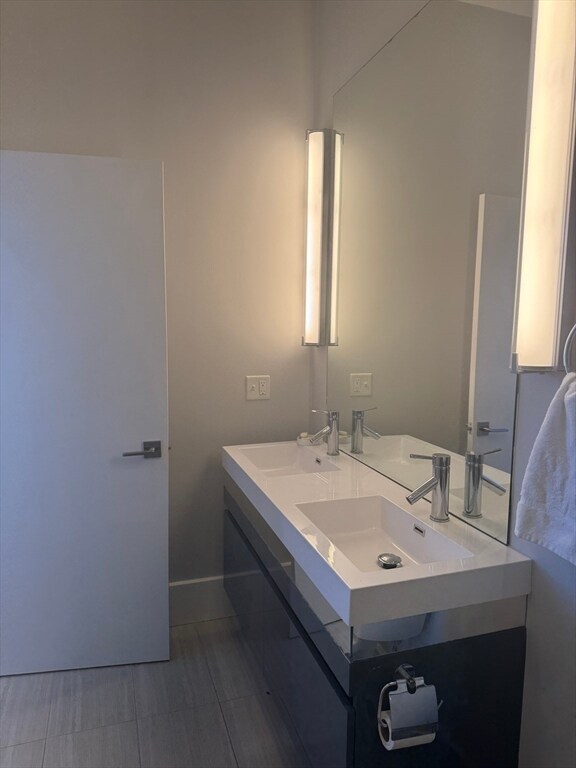 Building Photo - 204 Spencer Ave