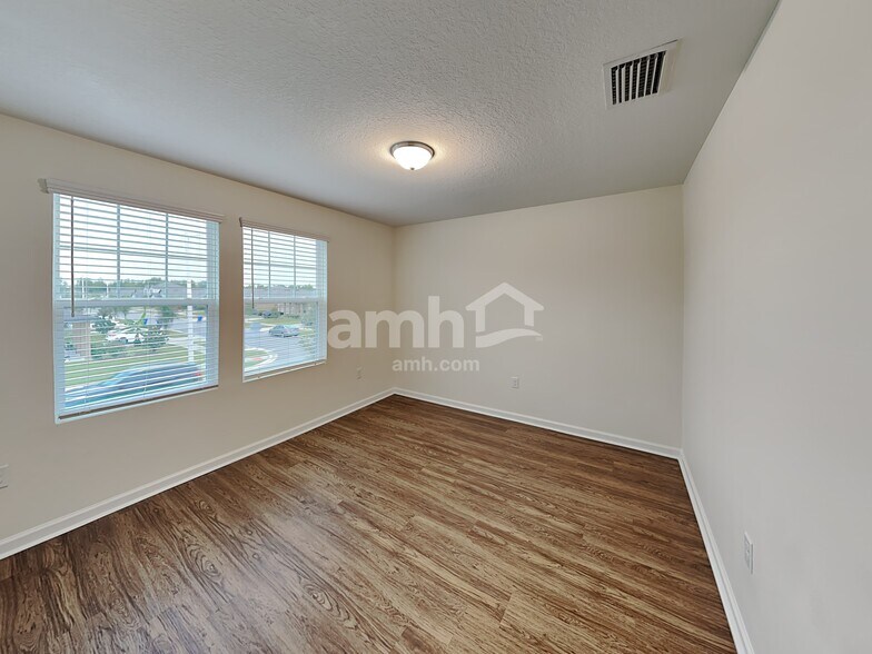 Building Photo - 8716 Layalie Way