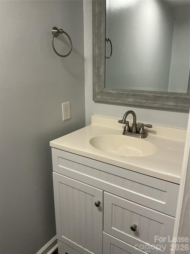 Building Photo - 415 E Broad St