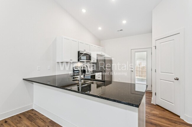 Building Photo - 1861-1861 S Hickory Creek Ct